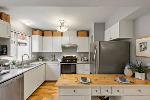 22-20543 96 Ave, Langley, BC, V1M3W3 | Card Image