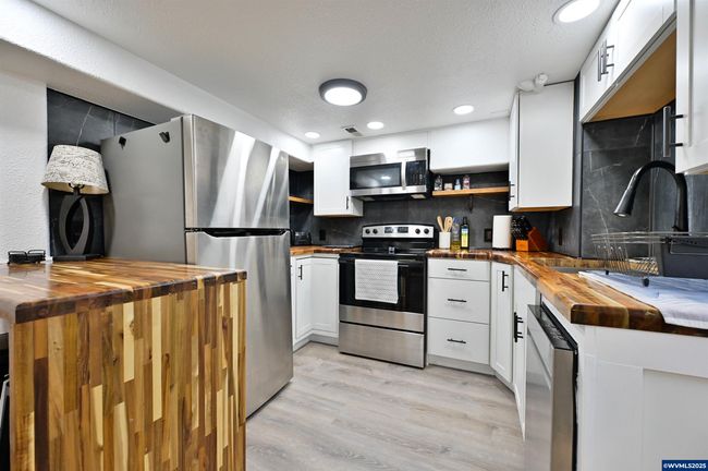 1511 D St Ne, House other with 5 bedrooms, 3 bathrooms and null parking in Salem OR | Image 41