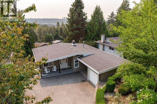 320 Dartmoor Dr, Coquitlam, BC, V3K5R3 | Card Image