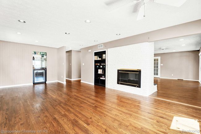 Nice sightlines trough to kitchen and dining | Image 16