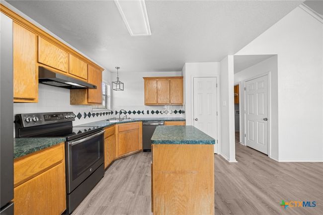 Kitchen view 1 | Image 10