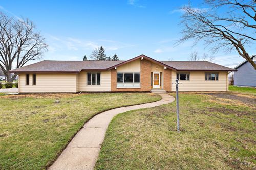 10817 Bonnie Brae Rd, Huntley, IL, 60142-7017 | Card Image