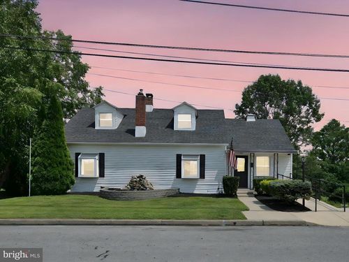 705 N 5th St, HAMBURG, PA, 19526-1005 | Card Image