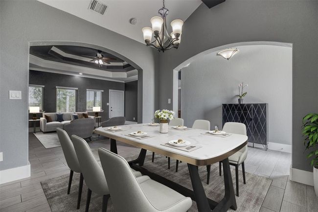 Example of dining room digitally staged | Image 4