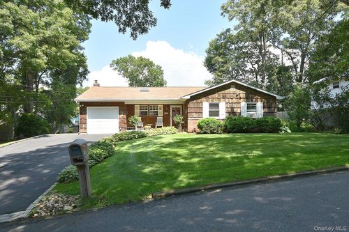 273 Deer Rd, Ronkonkoma, NY, 11779-4854 | Card Image