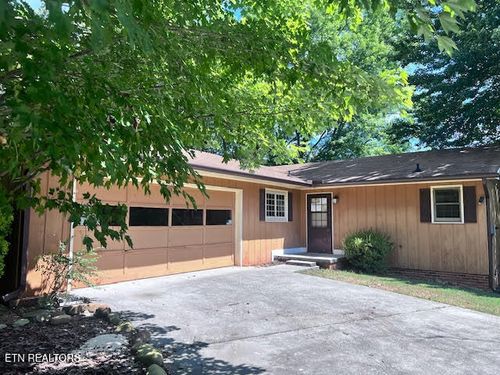 223 Saligugi Cir, Loudon, TN, 37774-2520 | Card Image