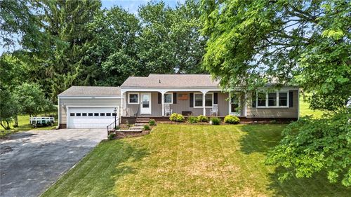 3686 E Saddleback Rd, Canandaigua, NY, 14424-2723 | Card Image