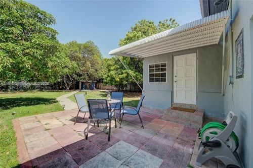 7601-7601 Sw 59th Ct, South Miami, FL, 33143-5110 | Card Image