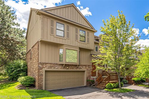 6452 Aspen Ridge Blvd, West Bloomfield, MI, 48322-4438 | Card Image