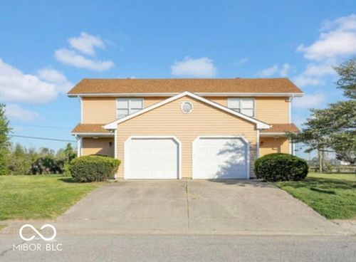 618-616-618 Hillcrest Cir, Seymour, IN, 47274-3542 | Card Image