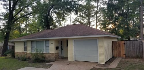 1305 Bettes St, Conroe, TX, 77301-1710 | Card Image