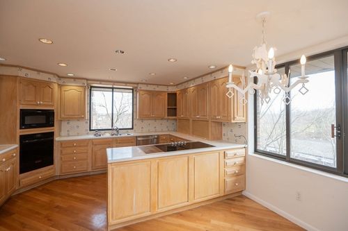 apt-3f-406 Paradise Rd, Swampscott, MA, 01907-1367 | Card Image