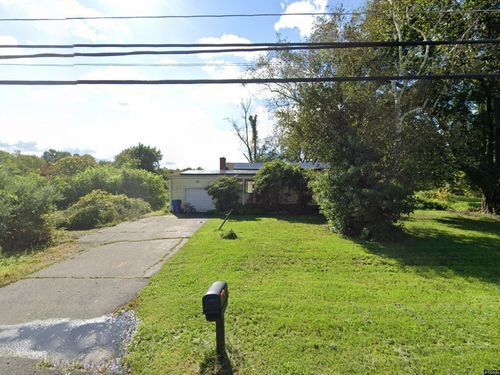 132 North Rd, East Windsor, CT, 06088-9678 | Card Image