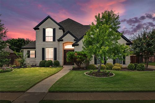 8217 Thornhill Dr, North Richland Hills, TX, 76182-8658 | Card Image