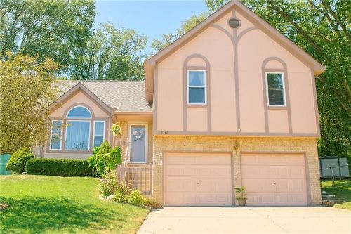 7340 Nw Rhode Ave, Kansas City, MO, 64152-2300 | Card Image