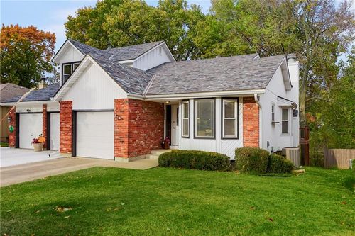 12400 W 105th Ter, Lenexa, KS, 66215-2274 | Card Image