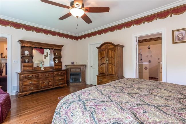 Primary bedroom is 18' x 13'. | Image 24