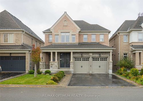 upper-43 Legendary Cir, Brampton, ON, L6Y0S1 | Card Image