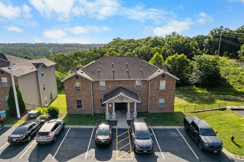10-2-2919 Vineyards Pkwy, Branson, MO, 65616-4319 | Card Image