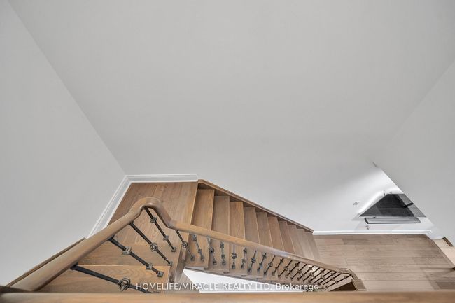 93 Crystal Glen Cres, House attached with 4 bedrooms, 4 bathrooms and 2 parking in Brampton ON | Image 29
