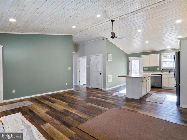 598 Honey Locust Ln, House other with 3 bedrooms, 2 bathrooms and null parking in GREAT CACAPON WV | Image 14