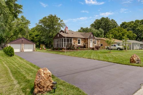 1841 E Dale St, Springfield, MO, 65803-4633 | Card Image