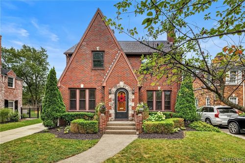 212 Brantwood Rd, Amherst, NY, 14226-4306 | Card Image