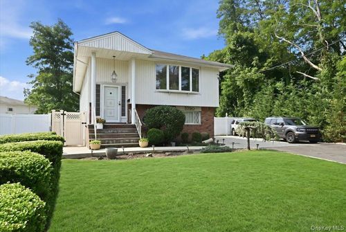 3790 Waverly Ave, Seaford, NY, 11783-2610 | Card Image