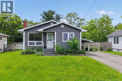 149 Broadway St, Moncton, NB, E1A3Y3 | Card Image