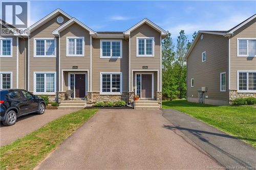 35 Oxiard St, Dieppe, NB, E1A6A6 | Card Image