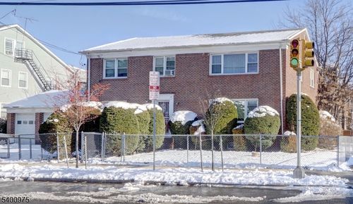 103 Mount Vernon Pl, Newark, NJ, 07106-3307 | Card Image