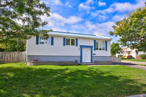 {{alt}} | Card Image