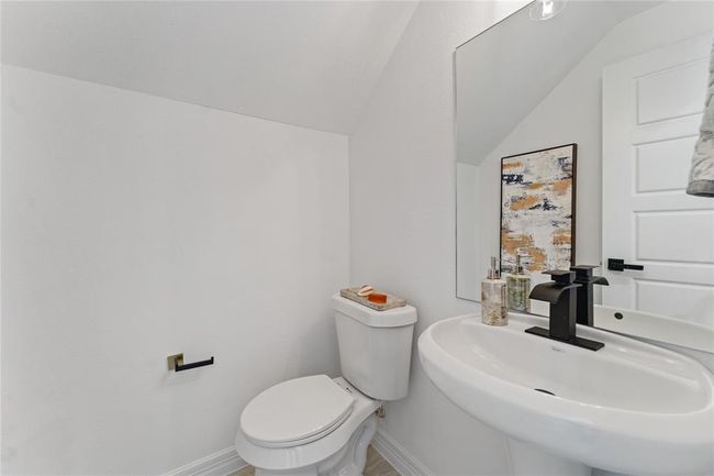 9023 Comal St, House other with 3 bedrooms, 3 bathrooms and 1 parking in Houston TX | Image 13