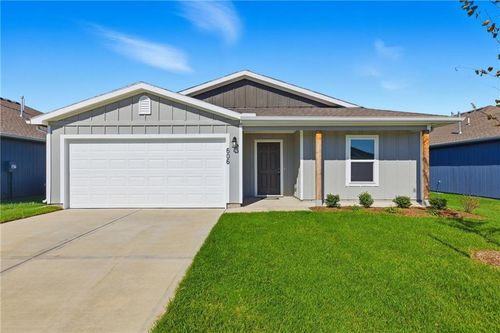 827 N Pear St, Gardner, KS, 66030-2262 | Card Image