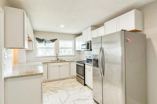 Plenty of counter space in the kitchen | Image 9