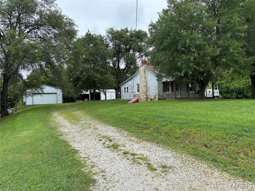 15133 Newbern Rd, Dow, IL, 62022-3192 | Card Image
