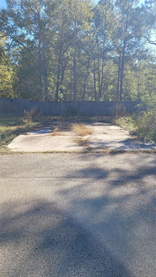 16549 E Emerson Cir, Conroe, TX, 77306-5955 | Card Image