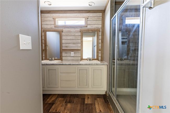 1426 S Dr E.E. Dunlap Hwy, House other with 3 bedrooms, 2 bathrooms and null parking in San Diego TX | Image 14