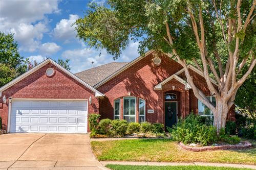 5829 Echo Bluff Dr, Haltom City, TX, 76137-5806 | Card Image