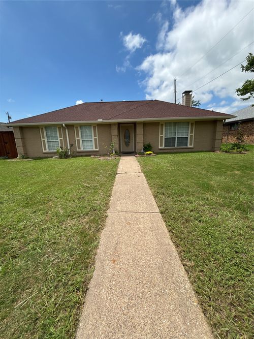 2209 Rockbluff Dr, Rowlett, TX, 75088-6328 | Card Image