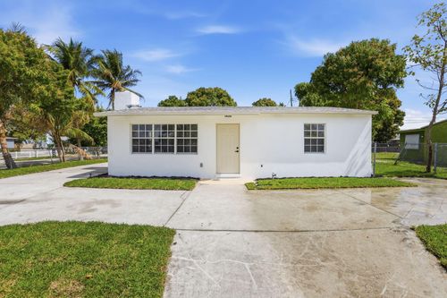 2312 Redwood Road, West Palm Beach, FL, 33409 | Card Image
