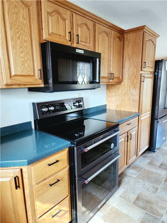 649 Maple St, House other with 3 bedrooms, 2 bathrooms and 1 parking in Worthington PA | Image 11