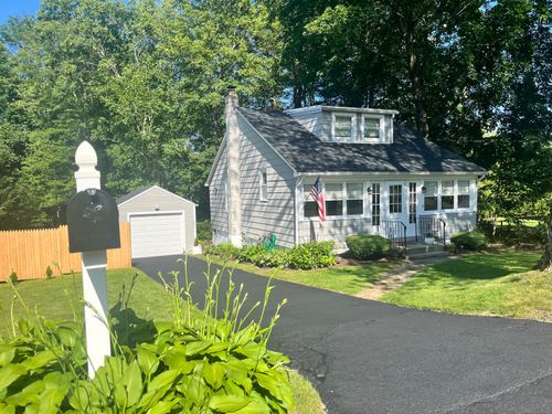 10 George St, Trumbull, CT, 06611-1903 | Card Image