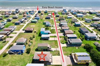 876 Surfview, House other with 4 bedrooms, 2 bathrooms and null parking in Crystal Beach TX | Image 2