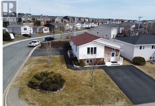 28 Frobisher Ave, Mount Pearl, NL, A1N4W2 | Card Image