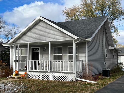 703 4th St, Brodhead, WI, 53520-1137 | Card Image