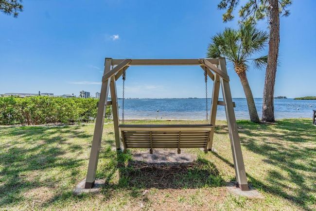 Relax In Med Manors Park! | Image 34