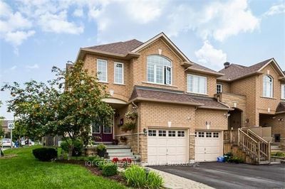 90 Briarhall Cres, Home with 3 bedrooms, 4 bathrooms and 2 parking in Markham ON | Image 1