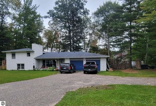 6270 N Us Highway 23, Oscoda, MI, 48750-9724 | Card Image