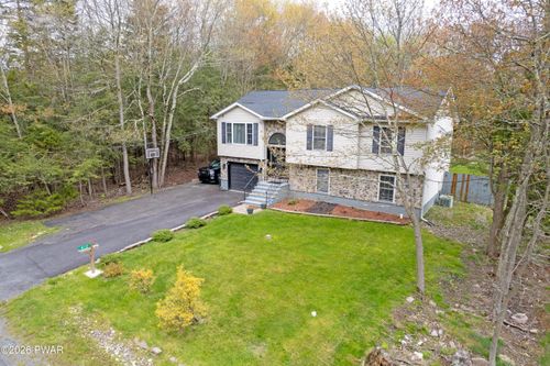 412 Scotch Pine Dr, Pocono Summit, PA, 18346-7635 | Card Image